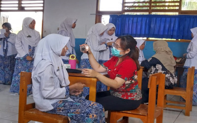 Wujudkan Remaja Sehat dan Berprestasi, Puskesmas Cipageran Gelar Cek Kesehatan Gratis di SMPN 5 Cimahi